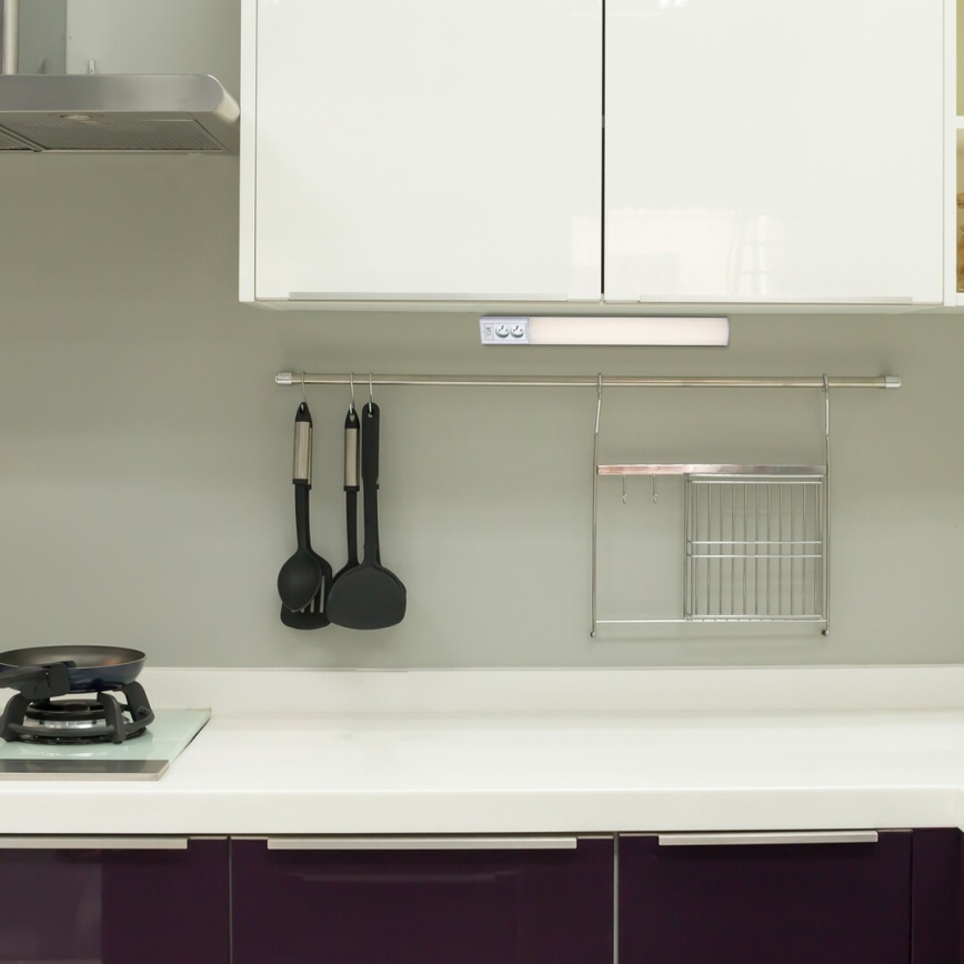 Rabalux - LED svetlo ispod kuhinjskih elemenata sa utičnicama LED/15W/230V 4000K 70 cm belo
