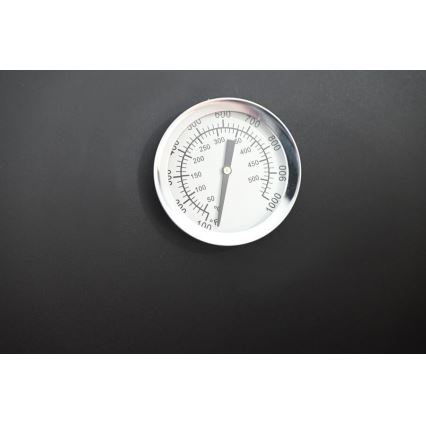 Roštilj na drveni ugalj, crne boje