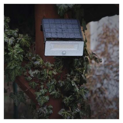 Solarni LED reflektor sa senzorom pokreta LED/3,7V 3600mAh 4000K IP54