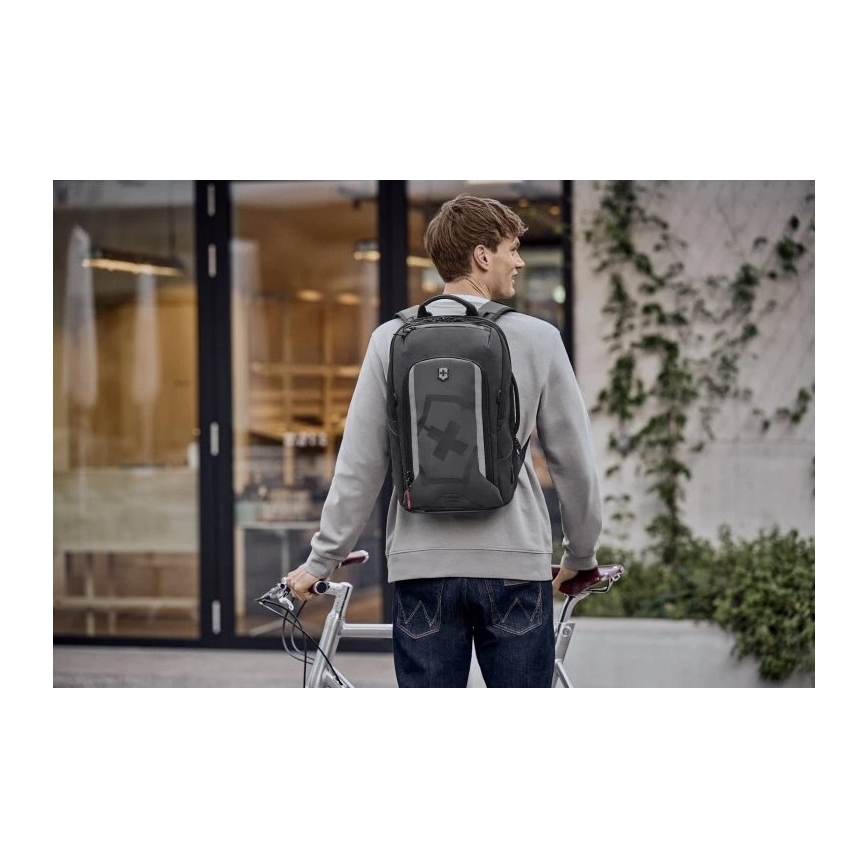 Victorinox - Proširiv ranac Touring 2.0 Traveler 33 l crn