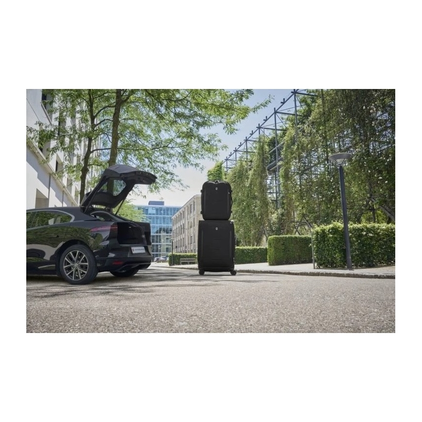 Victorinox - Proširivi ranac Crosslight Boarding 37 l crne boje