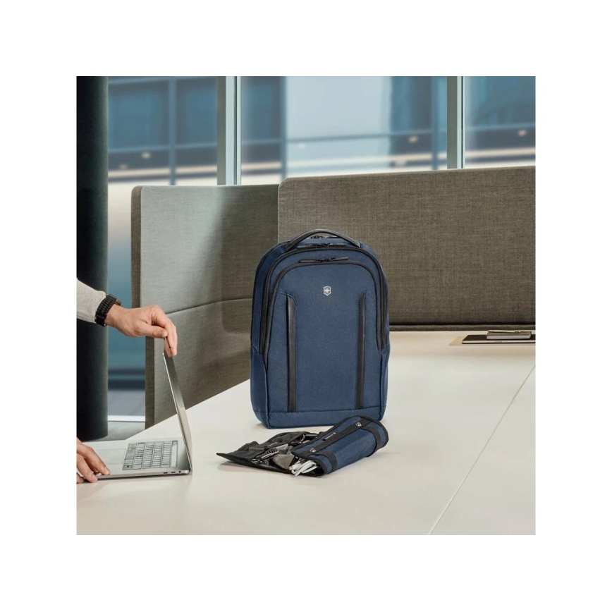 Victorinox - Ranac za laptop 15 Altmont Professional Compact 16 l tamno plava